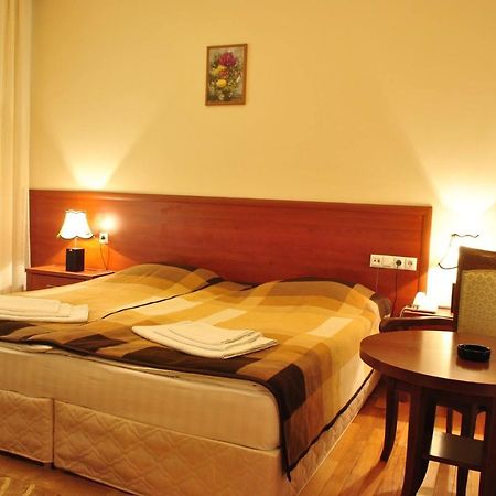 Hotel Arpa Yeghegnadzor Esterno foto