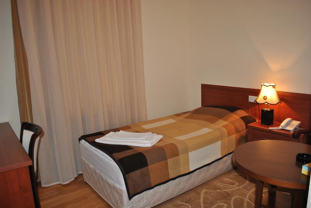 Hotel Arpa Yeghegnadzor Esterno foto