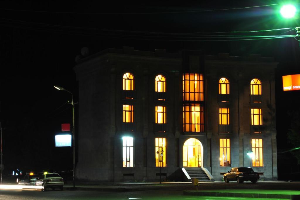 Hotel Arpa Yeghegnadzor Esterno foto